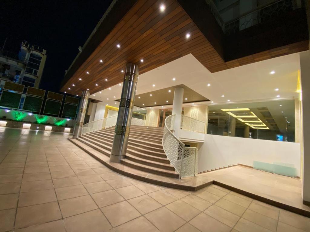 Acco Grand Hotel ラクナウ エクステリア 写真