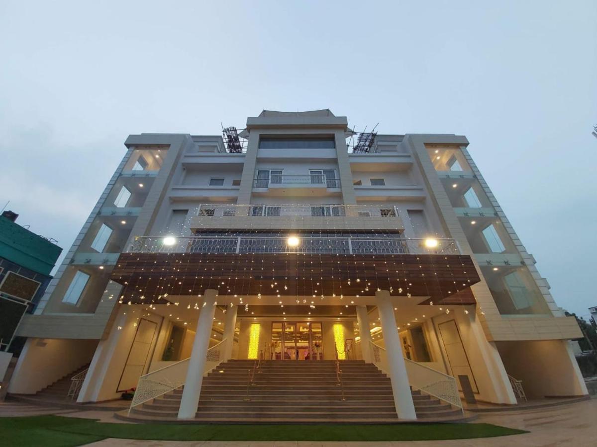 Acco Grand Hotel ラクナウ エクステリア 写真