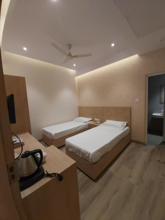 Acco Grand Hotel ラクナウ エクステリア 写真